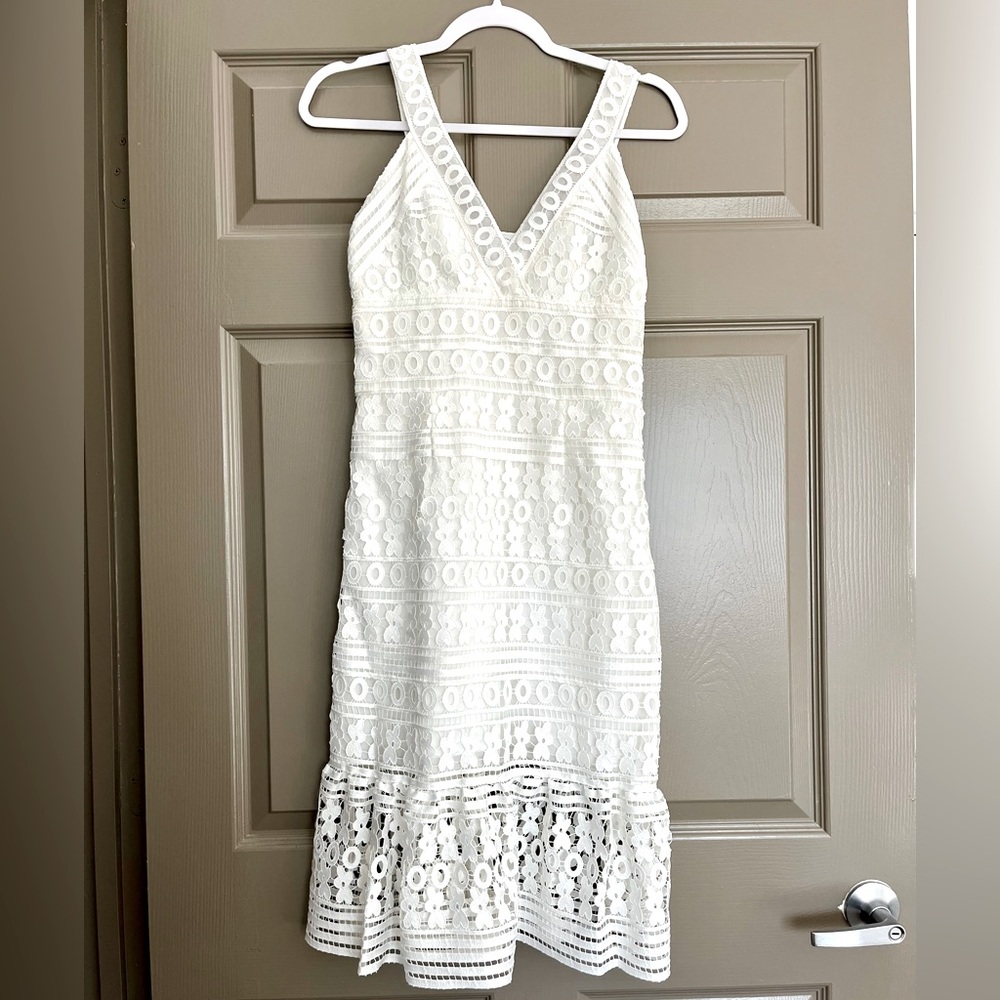 DVF TIANA SLEEVELESS LACE FLOUNCE DRESS
